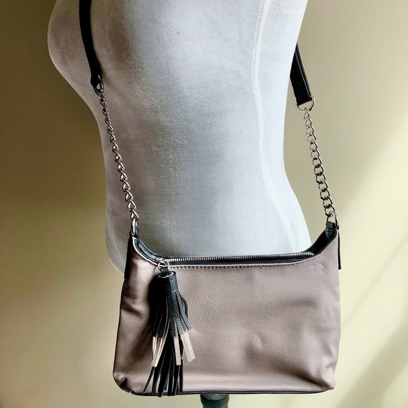 Nine West Grey and Black Chain Crossbody used once - Picture 4 of 4